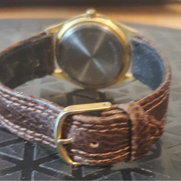 🦋 Sheffield Goldtone/White Leather Women's Watch - Picture 2 of 3